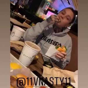 Meet your Posher, Vanessa